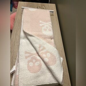 Cupcakes and cashmere skull blanket